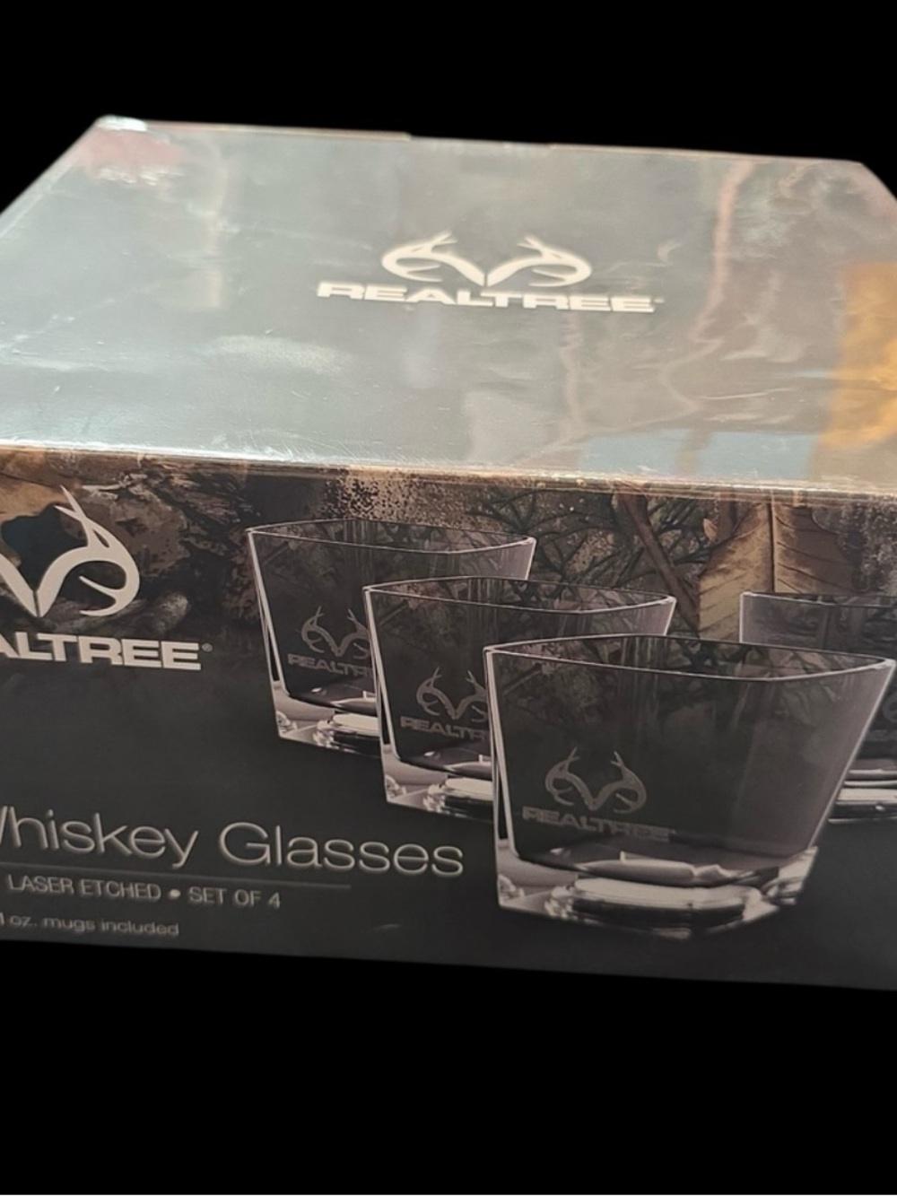 Realtree Whiskey Glasses. NIB